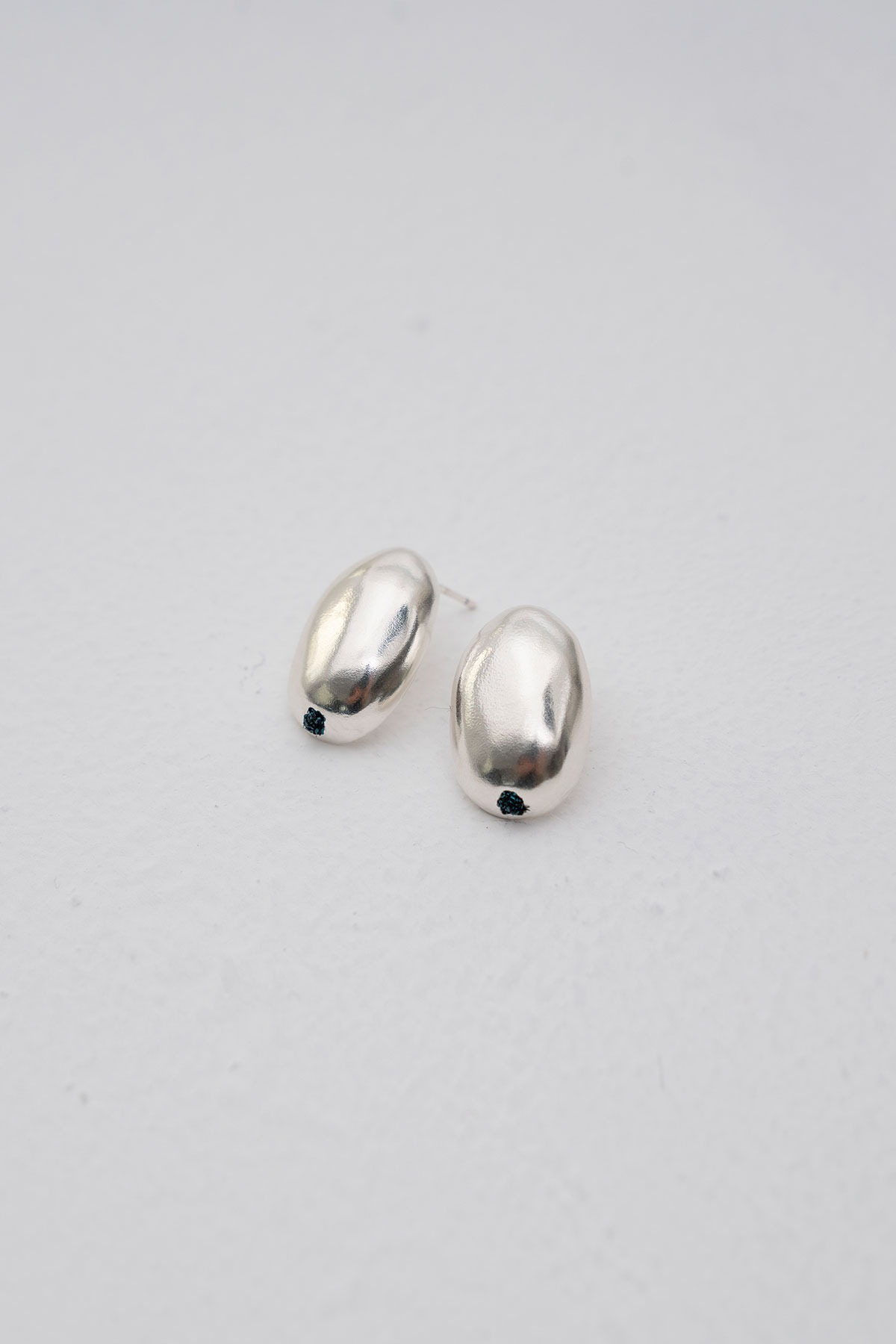 LARGE OVAL EARRING