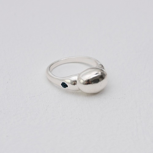 Oval dome ring