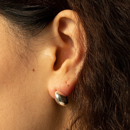Tiny oval earring