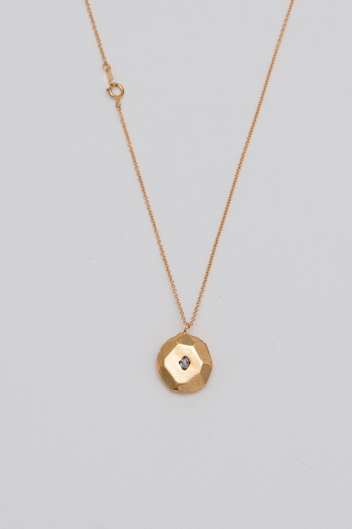 FLAT PEBBLE NECKLACE [GOLD]